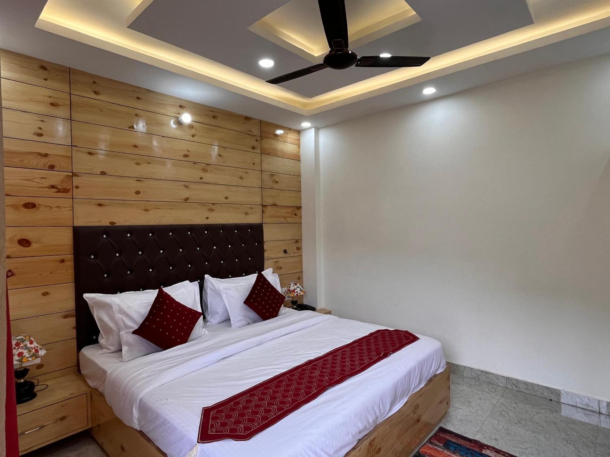 Kamlesh Lodge Бхавнагар Екстериор снимка
