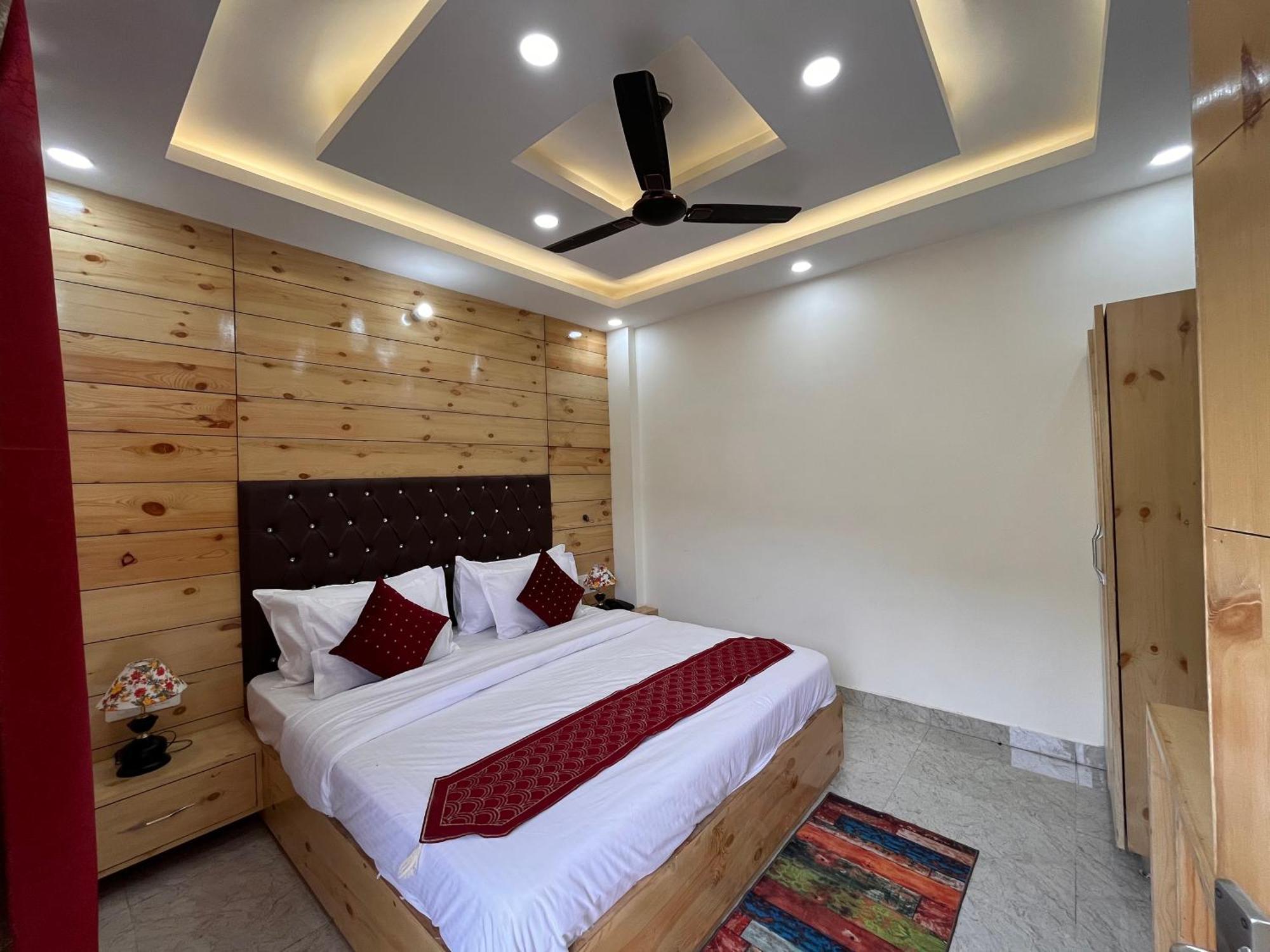 Kamlesh Lodge Бхавнагар Екстериор снимка